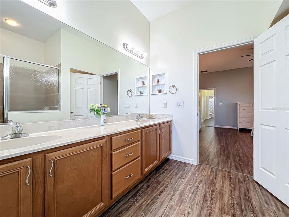 For Sale: $360,000 (2 beds, 2 baths, 1878 Square Feet)