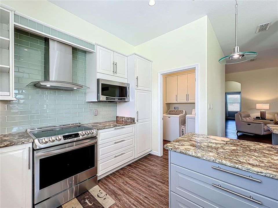 For Sale: $360,000 (2 beds, 2 baths, 1878 Square Feet)