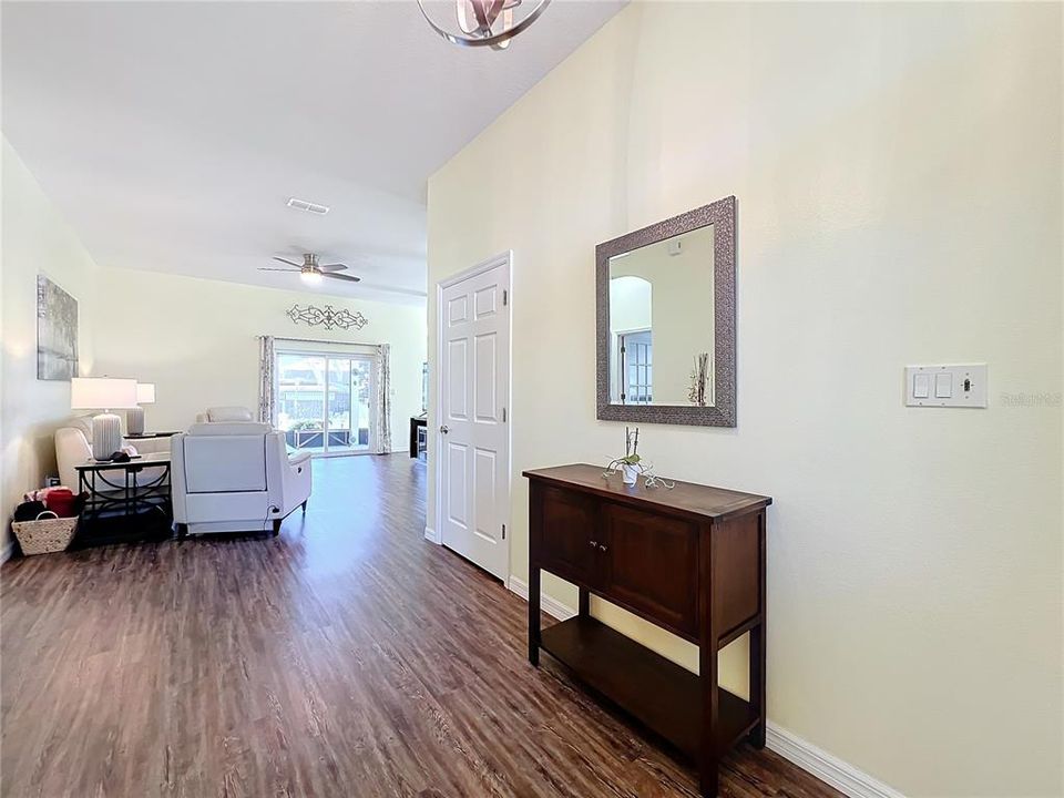 For Sale: $360,000 (2 beds, 2 baths, 1878 Square Feet)