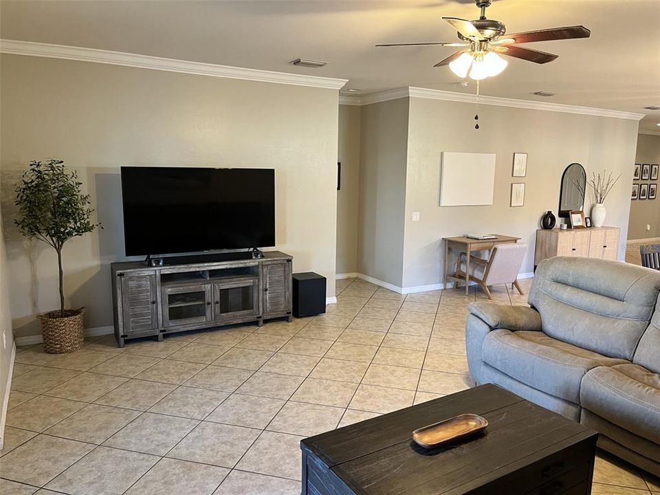 For Sale: $524,900 (4 beds, 2 baths, 2144 Square Feet)