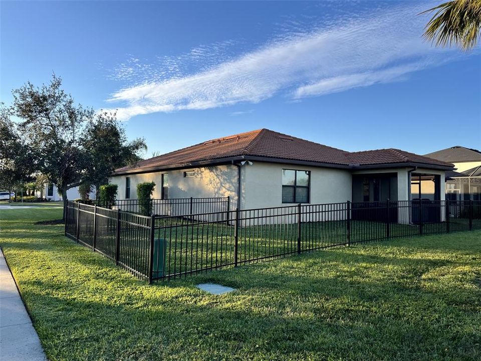 For Sale: $524,900 (4 beds, 2 baths, 2144 Square Feet)