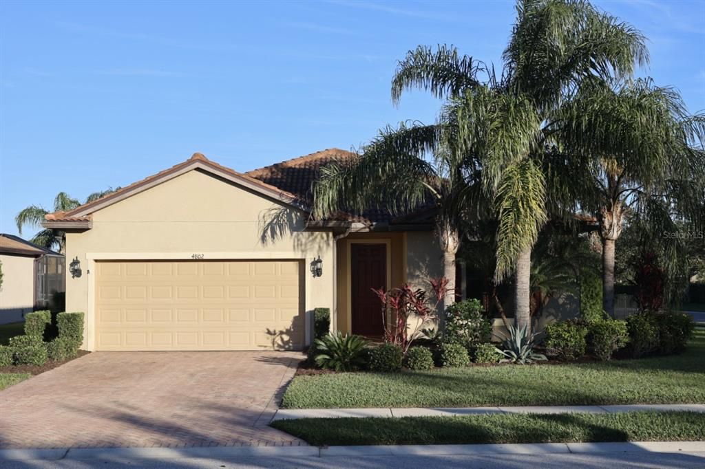 For Sale: $524,900 (4 beds, 2 baths, 2144 Square Feet)