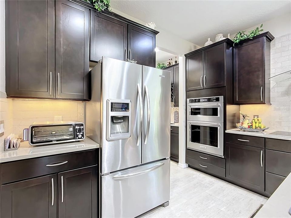 For Sale: $494,400 (2 beds, 2 baths, 2164 Square Feet)