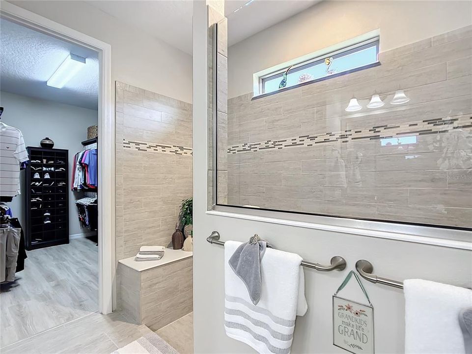 For Sale: $494,400 (2 beds, 2 baths, 2164 Square Feet)