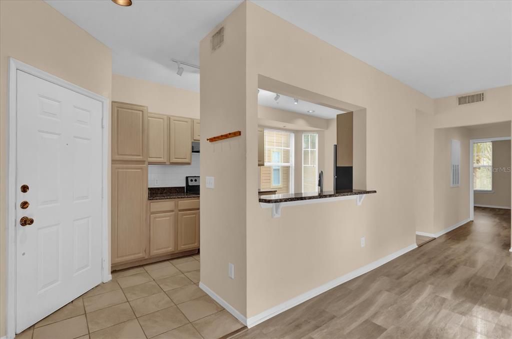 For Sale: $225,000 (2 beds, 1 baths, 1271 Square Feet)