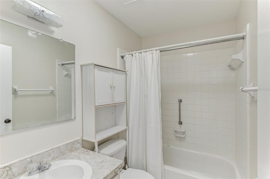 For Sale: $195,000 (2 beds, 2 baths, 1008 Square Feet)