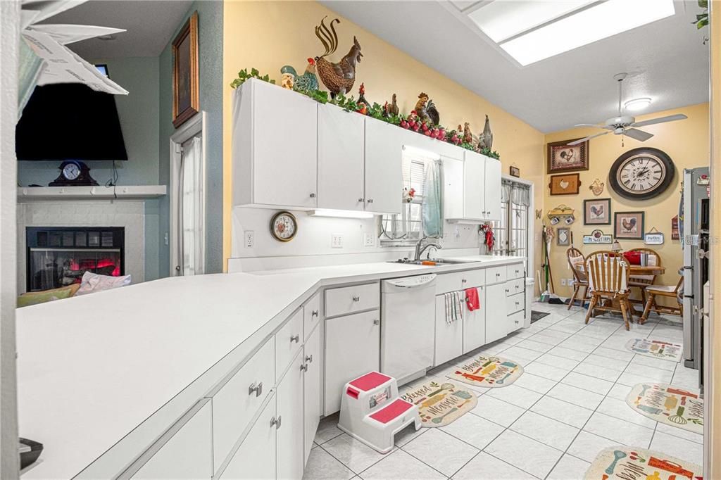 For Sale: $349,000 (3 beds, 2 baths, 2100 Square Feet)