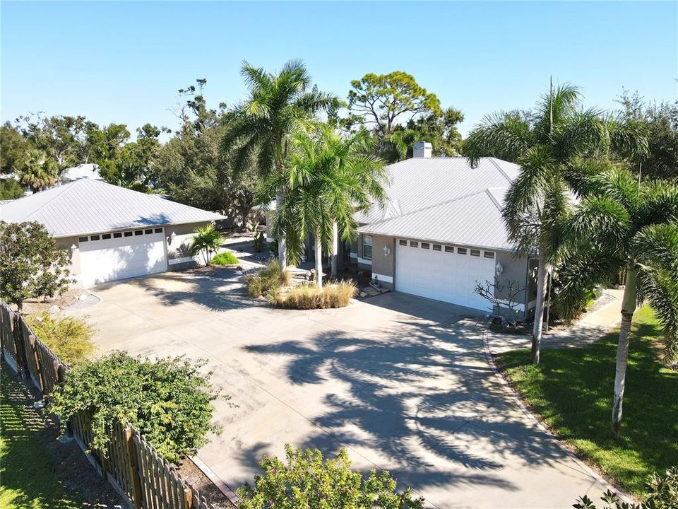 Под контрактом: $979,990 (3 спален, 3 ванн, 3002 Квадратных фут)