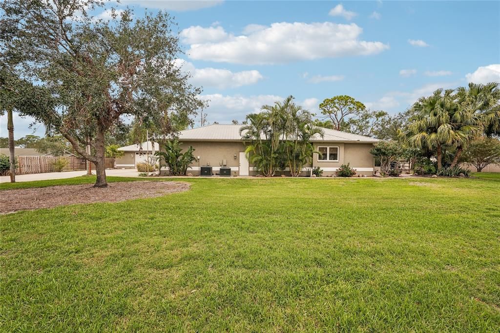 Под контрактом: $979,990 (3 спален, 3 ванн, 3002 Квадратных фут)