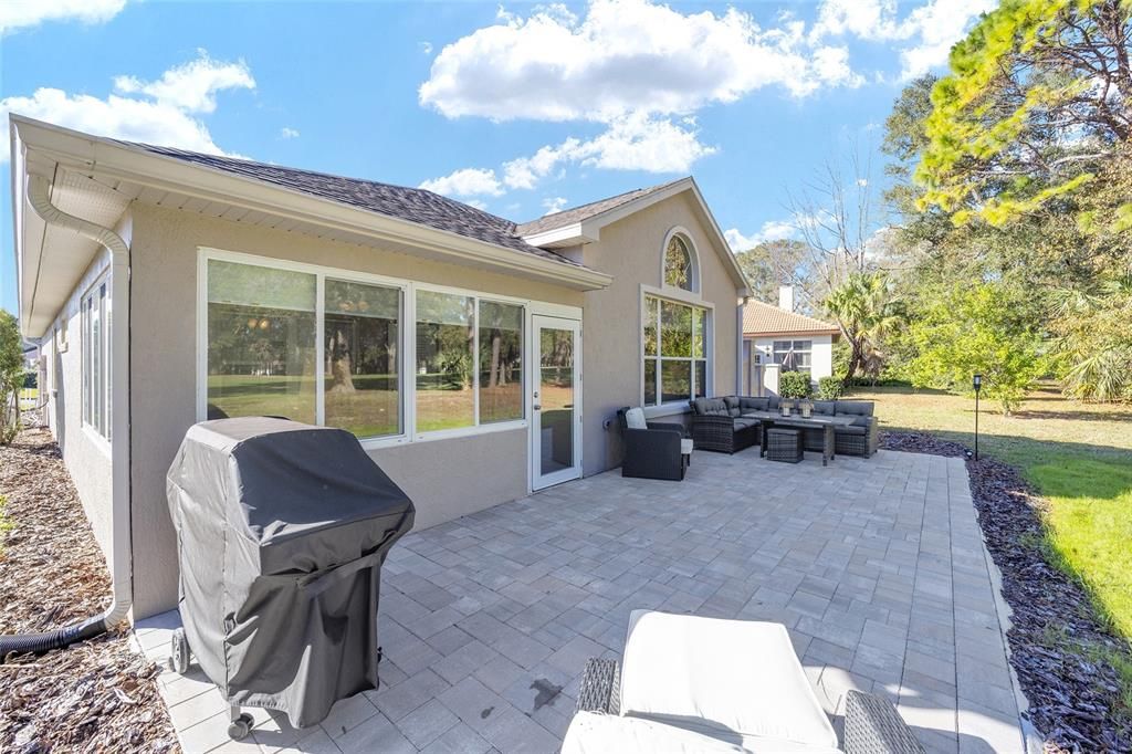 Large paver patio w/view of golf course