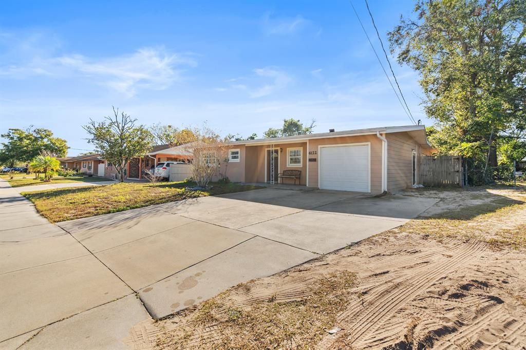 For Sale: $285,000 (3 beds, 2 baths, 1115 Square Feet)