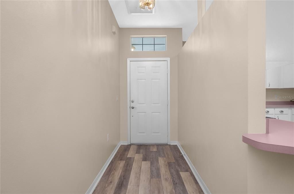 For Sale: $195,000 (2 beds, 2 baths, 1213 Square Feet)