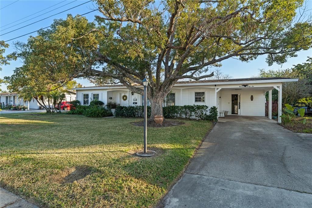 For Sale: $299,900 (3 beds, 2 baths, 1201 Square Feet)