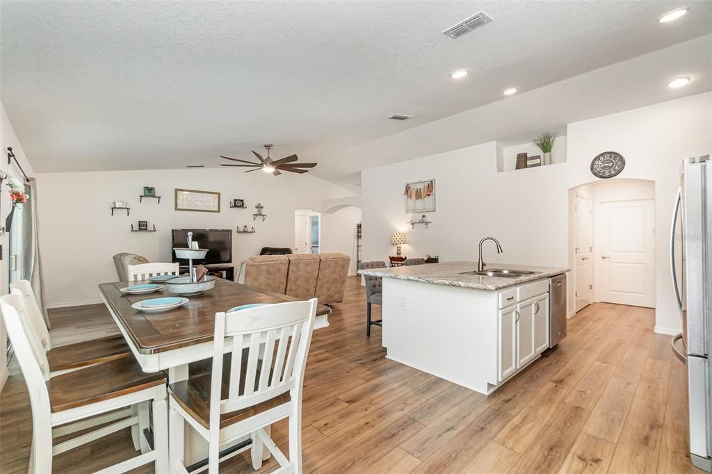 For Sale: $339,000 (3 beds, 2 baths, 1752 Square Feet)