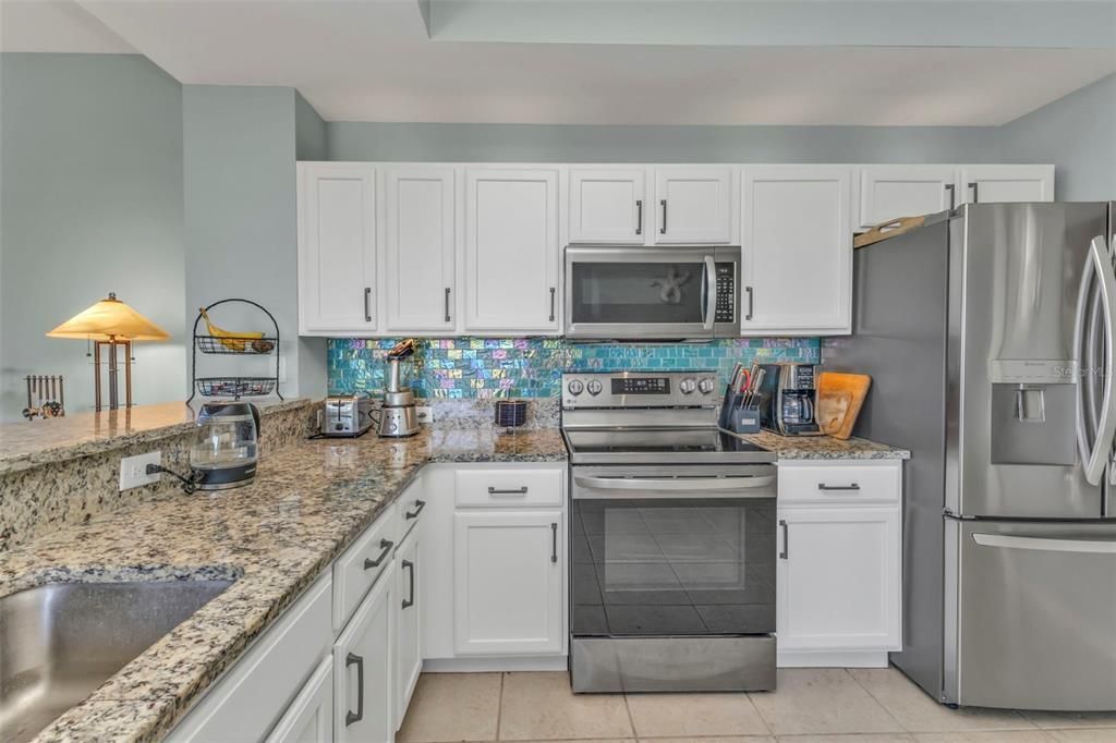 For Sale: $399,900 (3 beds, 2 baths, 1647 Square Feet)