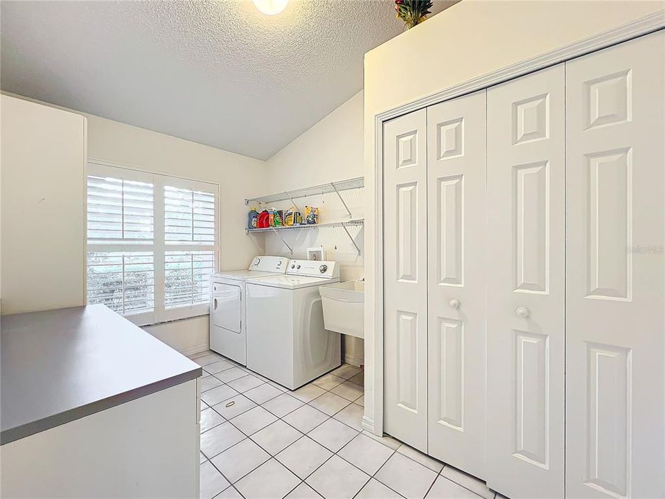 For Sale: $449,000 (3 beds, 2 baths, 2607 Square Feet)