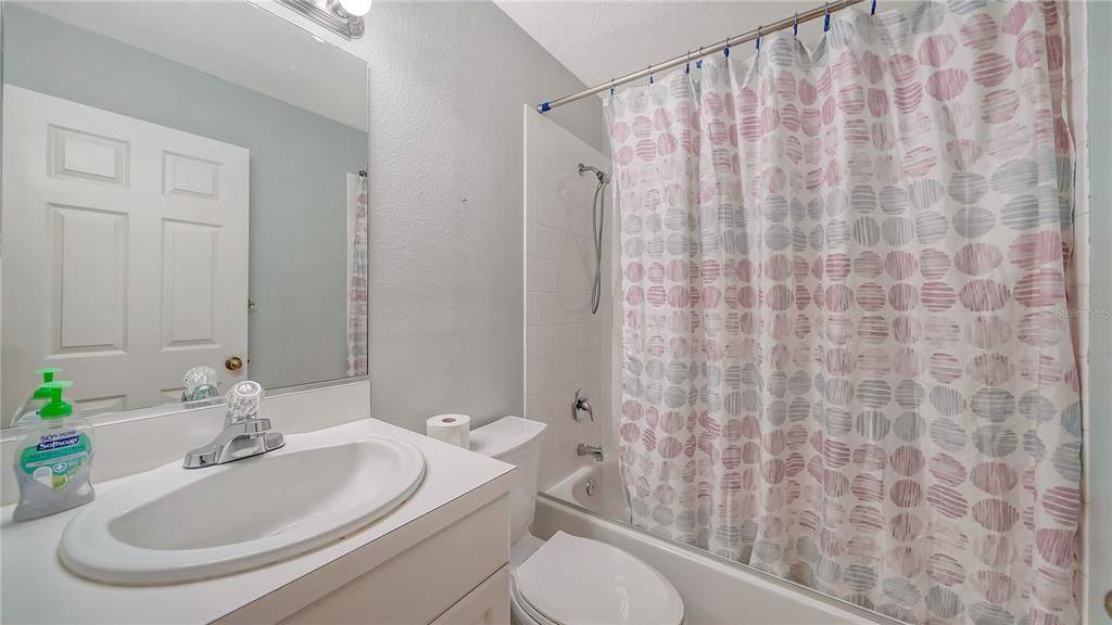 For Sale: $349,000 (2 beds, 2 baths, 1068 Square Feet)