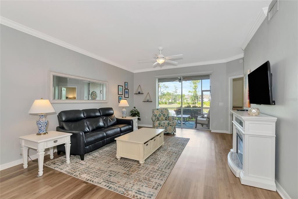 For Sale: $339,000 (2 beds, 2 baths, 1684 Square Feet)