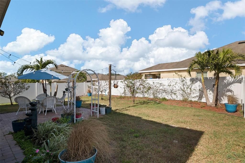 For Sale: $545,000 (5 beds, 2 baths, 2880 Square Feet)