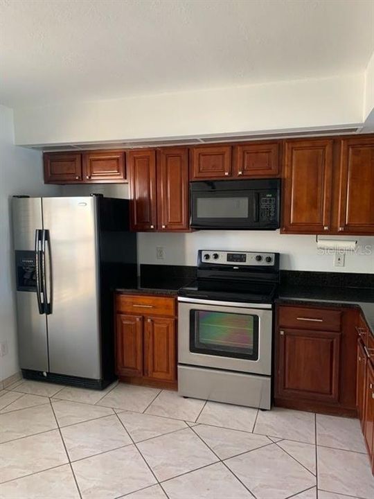 For Rent: $1,900 (3 beds, 2 baths, 1162 Square Feet)