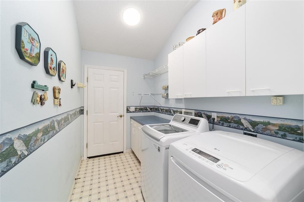 For Sale: $324,900 (2 beds, 2 baths, 1248 Square Feet)