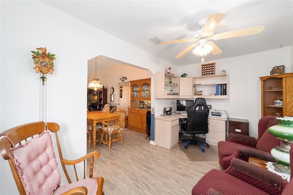 For Sale: $324,900 (2 beds, 2 baths, 1248 Square Feet)