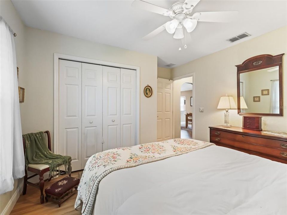 For Sale: $289,000 (3 beds, 2 baths, 1326 Square Feet)