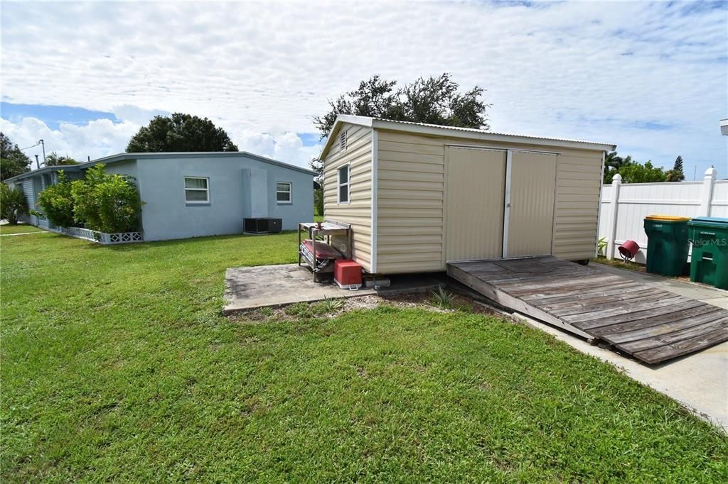 For Sale: $323,000 (2 beds, 2 baths, 1441 Square Feet)