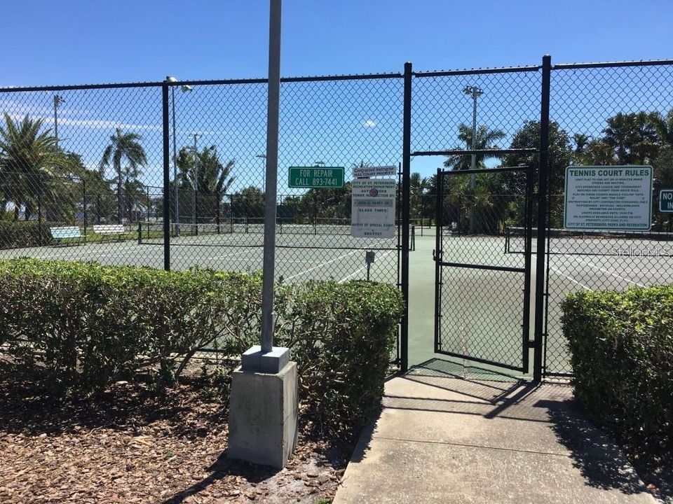 Public Tennis and Pool at North Shore Park