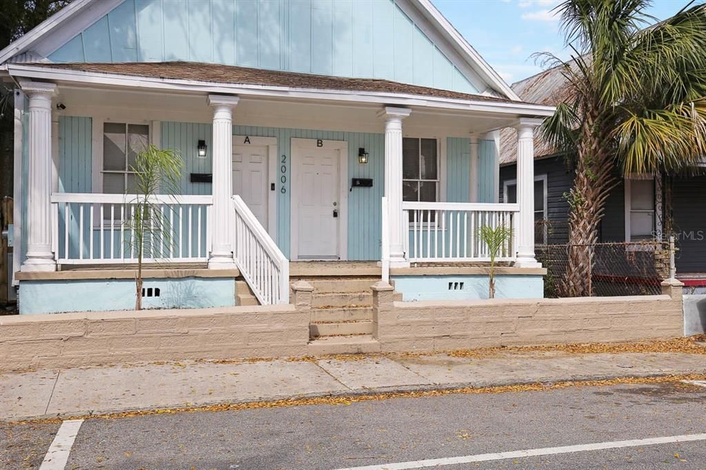 Recently Rented: $1,550 (2 beds, 1 baths, 896 Square Feet)