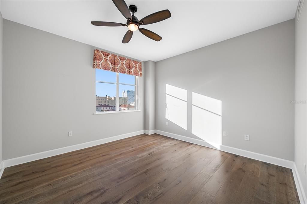 2nd Bedroom with En-Suite Bathroom and Walk in Closet