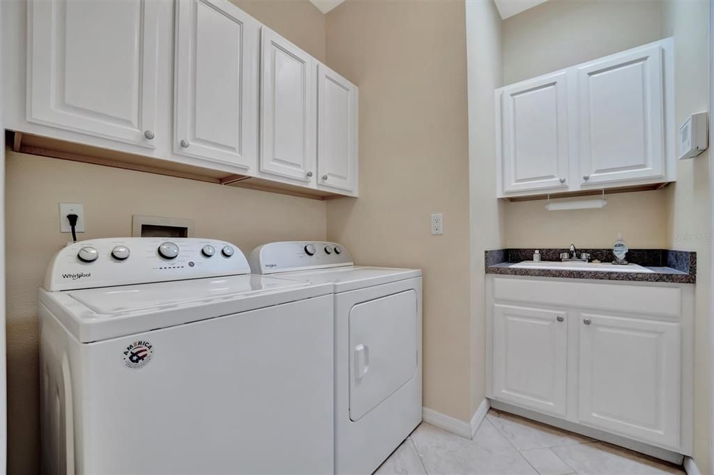 For Sale: $899,900 (3 beds, 2 baths, 1616 Square Feet)