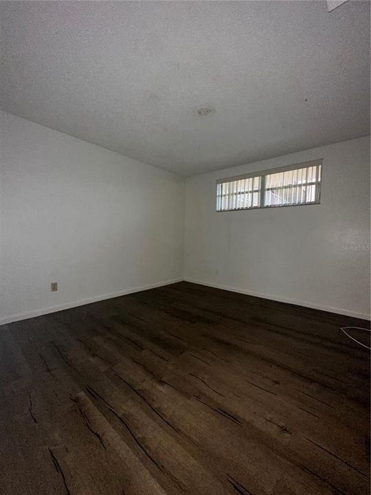 For Rent: $1,350 (1 beds, 1 baths, 833 Square Feet)