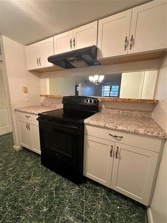 For Rent: $1,350 (1 beds, 1 baths, 833 Square Feet)