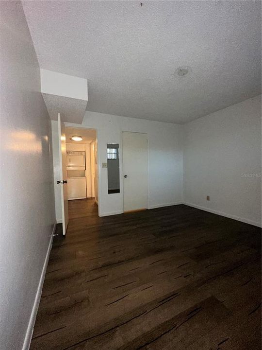 For Rent: $1,350 (1 beds, 1 baths, 833 Square Feet)