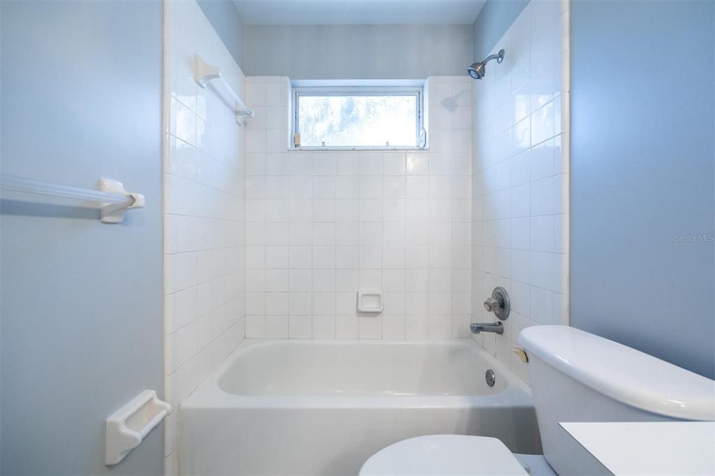 For Sale: $329,900 (3 beds, 2 baths, 1678 Square Feet)