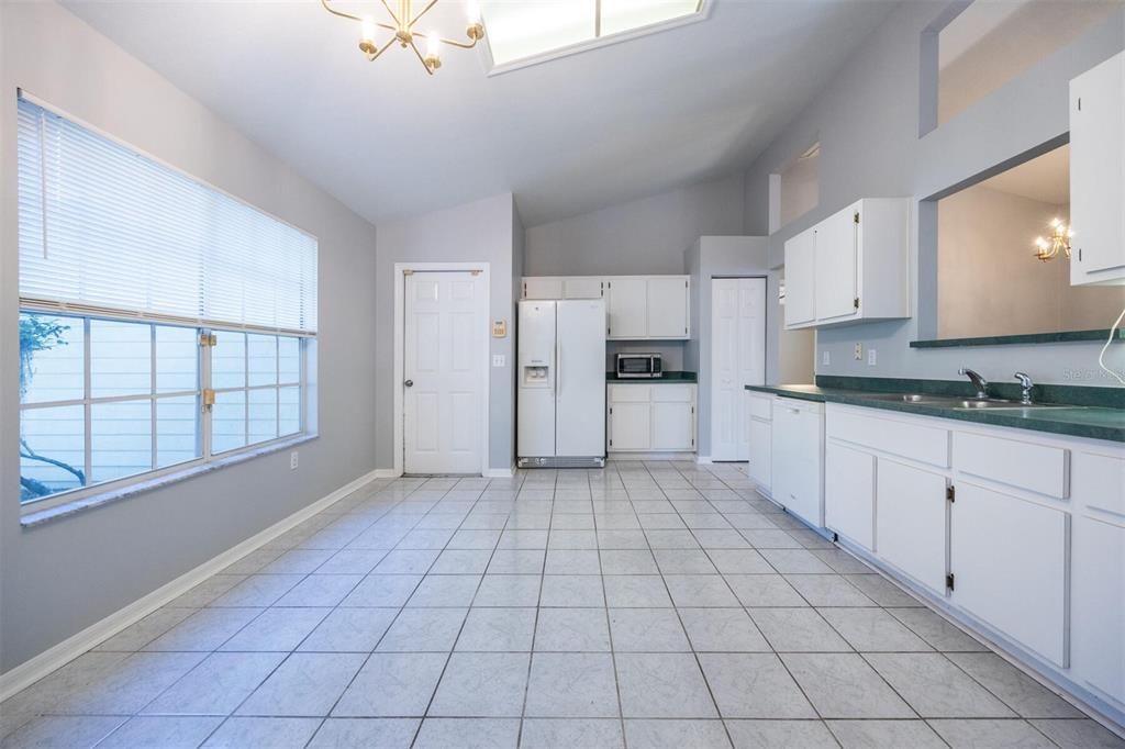 For Sale: $329,900 (3 beds, 2 baths, 1678 Square Feet)