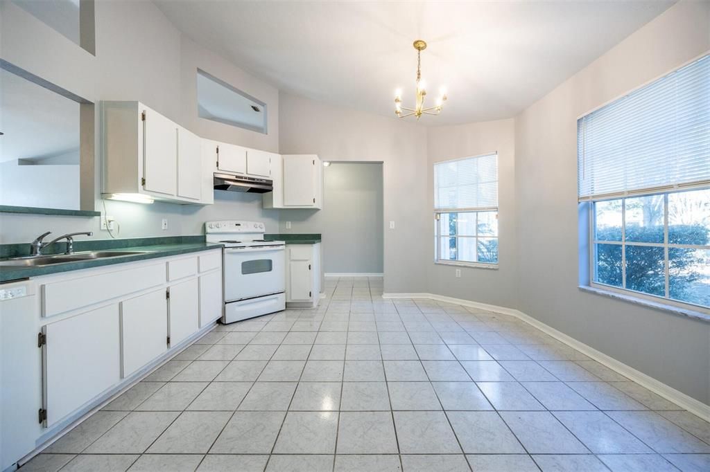 For Sale: $329,900 (3 beds, 2 baths, 1678 Square Feet)