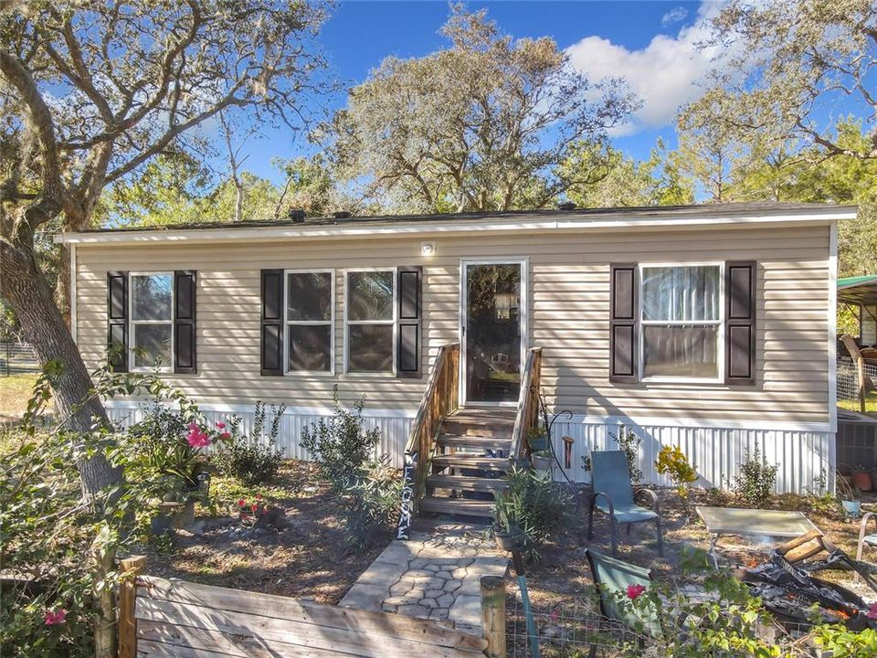 Recently Sold: $185,000 (3 beds, 2 baths, 1008 Square Feet)