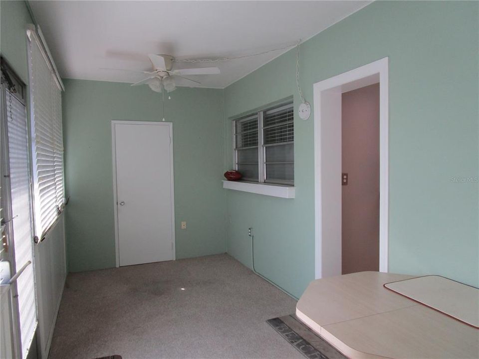 For Sale: $129,000 (2 beds, 1 baths, 780 Square Feet)