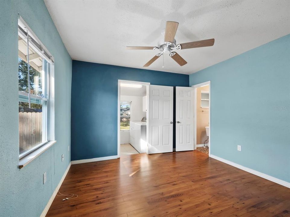 For Sale: $259,000 (1 beds, 1 baths, 858 Square Feet)