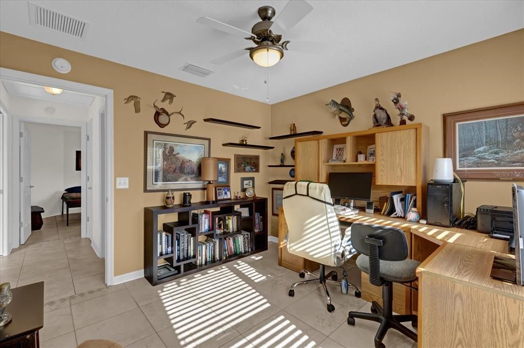 For Sale: $475,000 (3 beds, 2 baths, 1894 Square Feet)