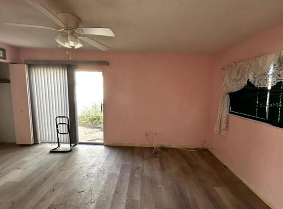 For Sale: $250,000 (3 beds, 1 baths, 1175 Square Feet)