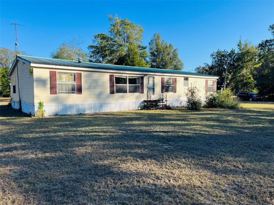 Recently Sold: $139,900 (3 beds, 2 baths, 1674 Square Feet)