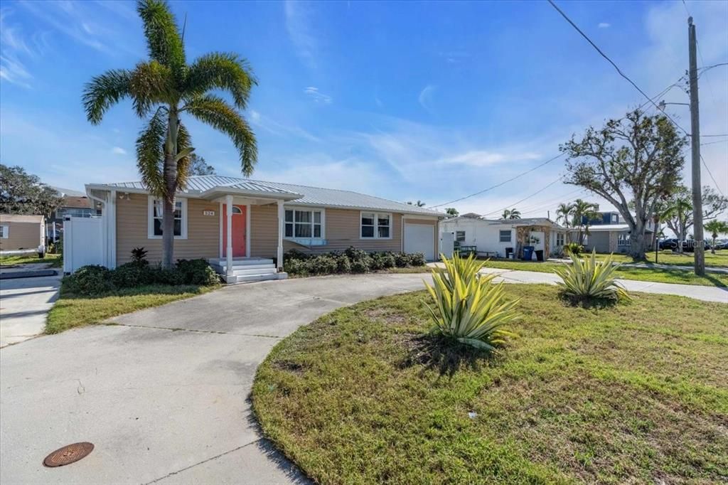 For Sale: $599,000 (3 beds, 2 baths, 1716 Square Feet)