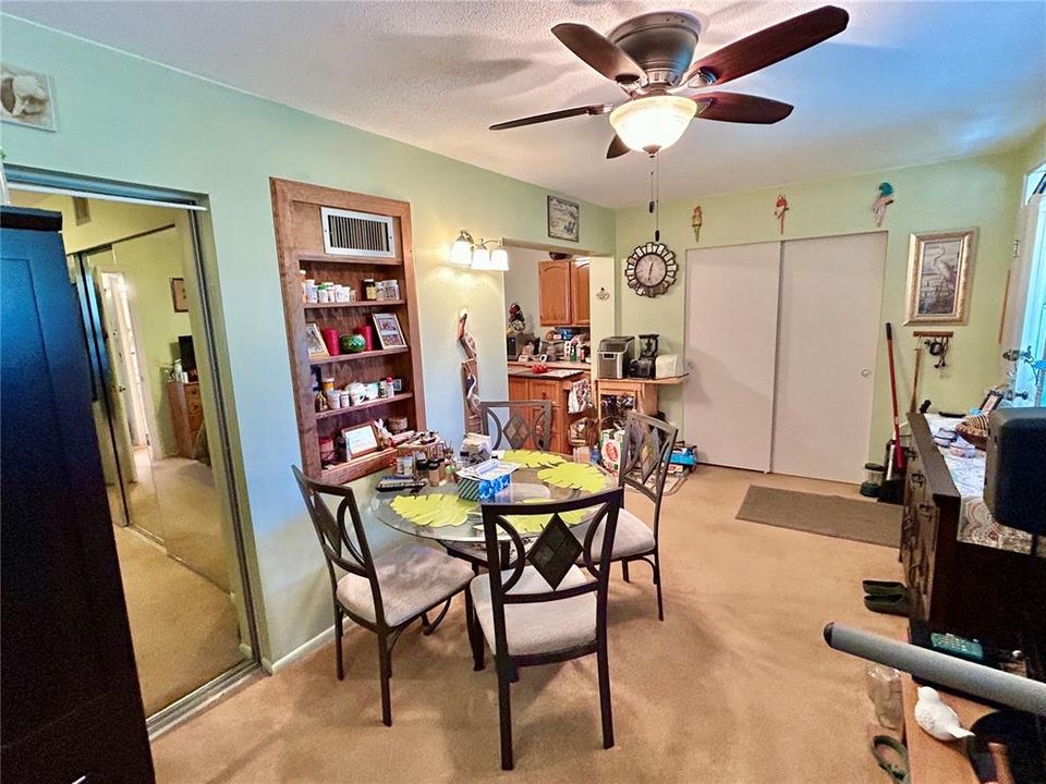 For Sale: $189,900 (2 beds, 2 baths, 1100 Square Feet)