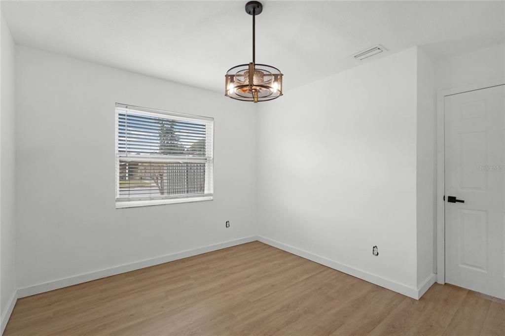 For Sale: $529,900 (3 beds, 2 baths, 1713 Square Feet)