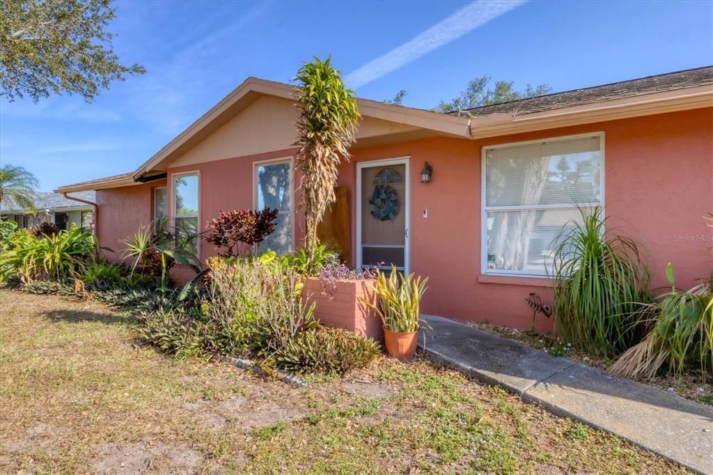 For Sale: $449,000 (3 beds, 2 baths, 1382 Square Feet)