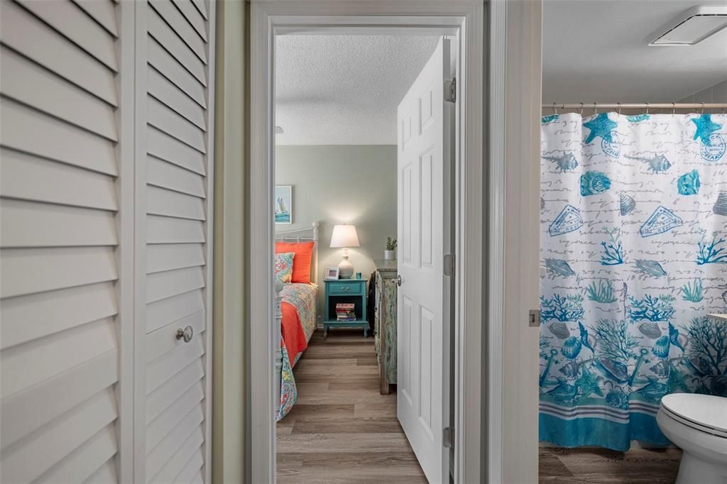 Hallway to bedroom 2, bathroom 2