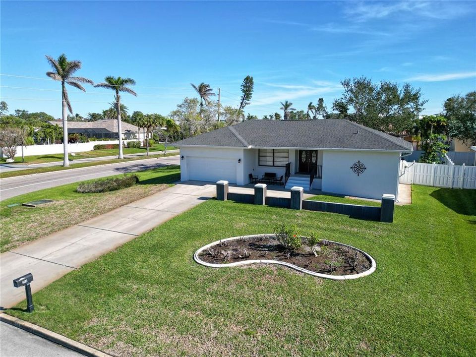 For Sale: $950,000 (3 beds, 2 baths, 1850 Square Feet)